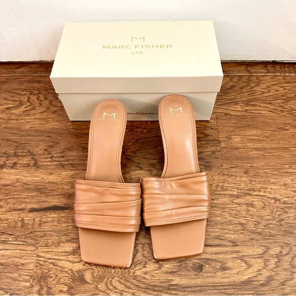 Marc Fisher LTD Caleno Sandal - Picture 4 of 6